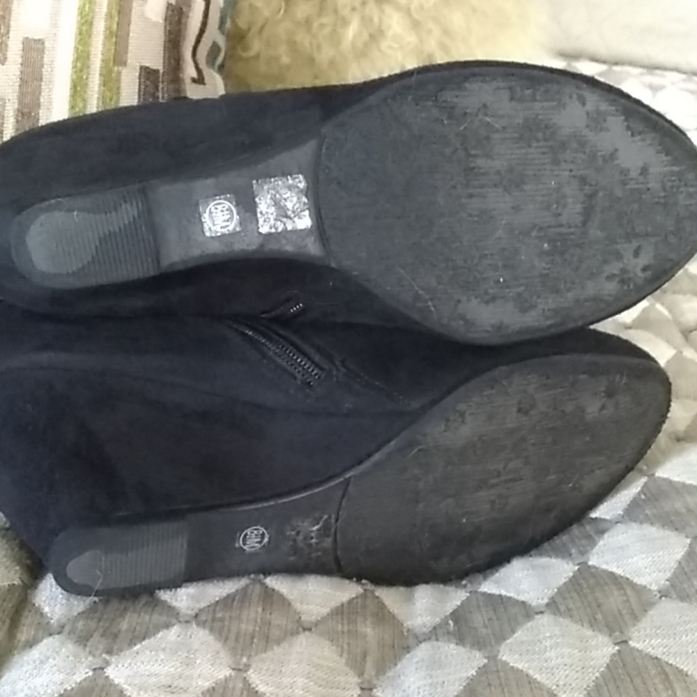Boots - Picture 6 of 6